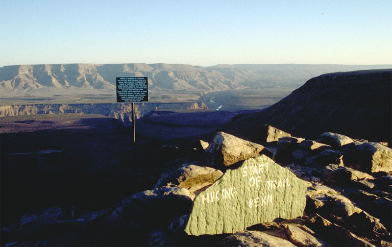 Foto van het canyon in de ochtend