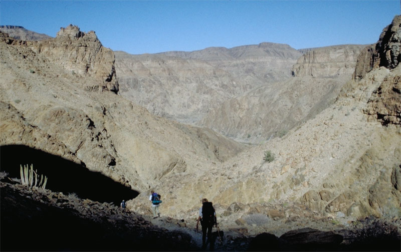 Afdaling in het Fish River canyon 2