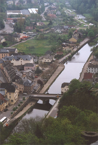 uitzicht_vianden1.jpg (54783 bytes)