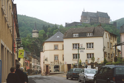 vianden1.jpg (50983 bytes)